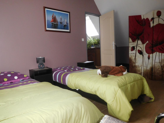 Bedroom 2, Les Gites de Kerroyal, Finistère