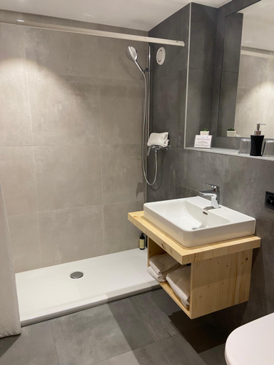 Others 5, Petit Paradis, Sierre