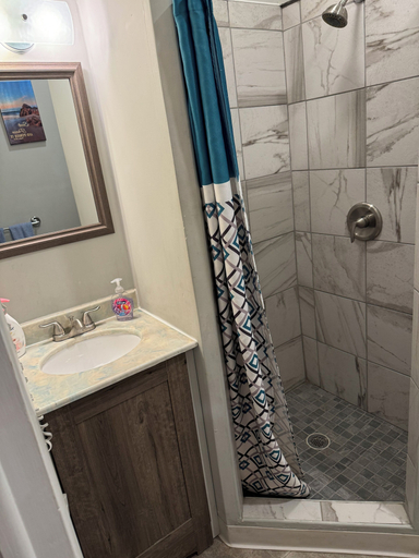 Bathroom 5, Fins and Feathers Lodge, Osborne