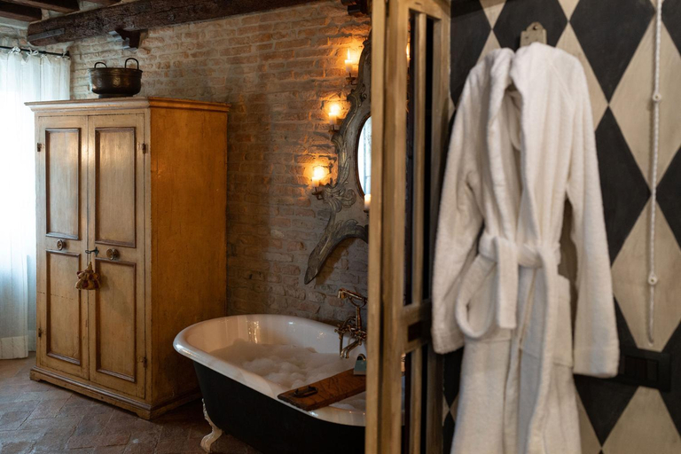 Bathroom 3, Casaforte La Bastide, Ferrara