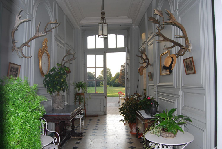 Public Area, Chateau de Juvigny, Marne