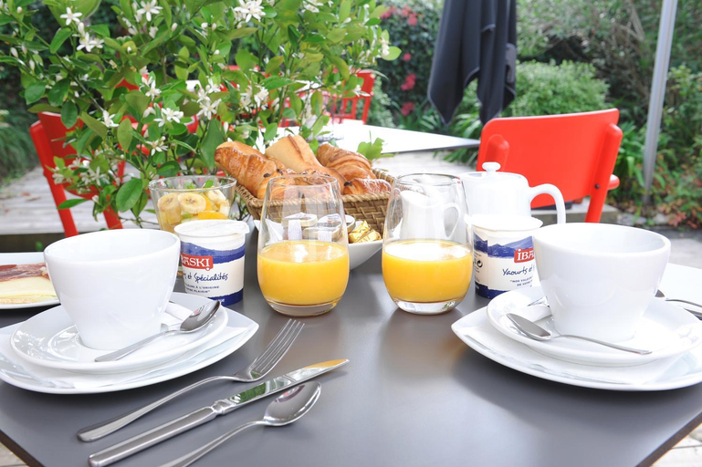 Food & Drinks 5, Hotel Chilhar, Pyrénées-Atlantiques