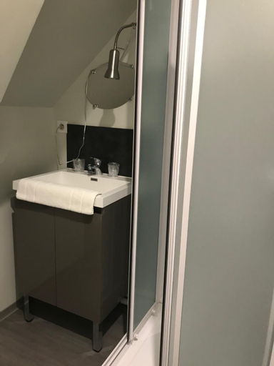 Bathroom 8