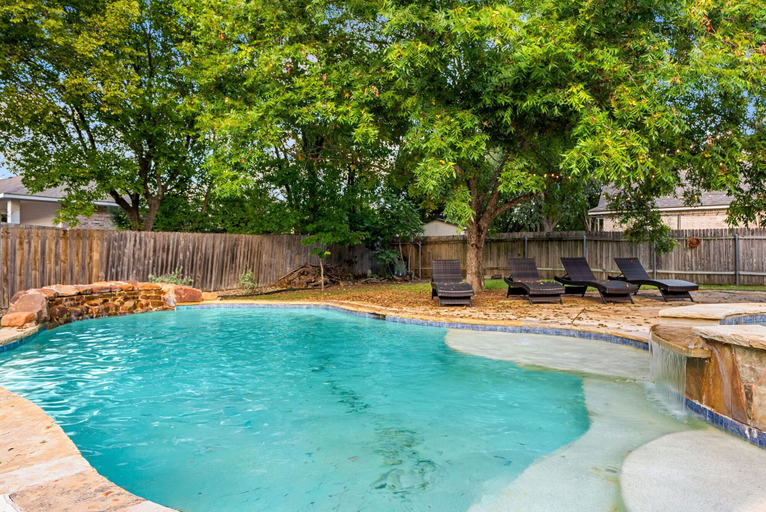 Sport & Beauty 4, Neon Cowboy House With Private Pool, Travis