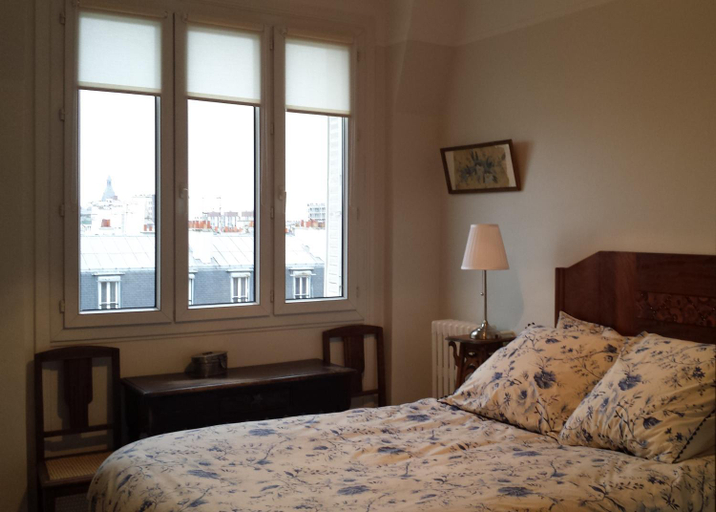 Bedroom 3, Emmanuel & Beatrice, Paris