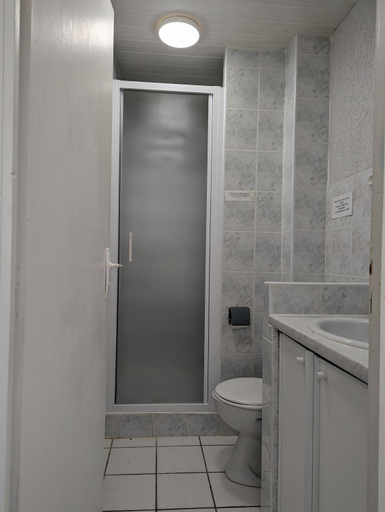 Bathroom, Hotel Restaurant Le Clos Charmant, Ardèche