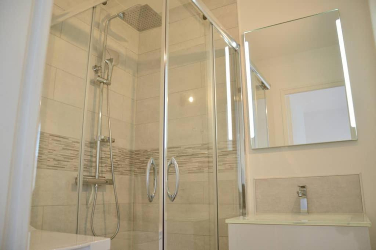 Bathroom 4