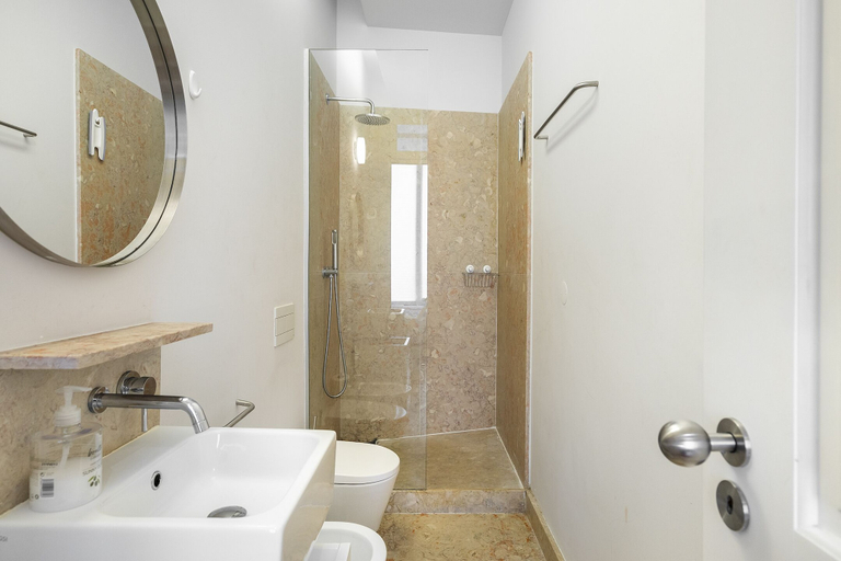 Bathroom 4, Prime Lisbon Living Great For D Nomads & R Workers, Lisbon
