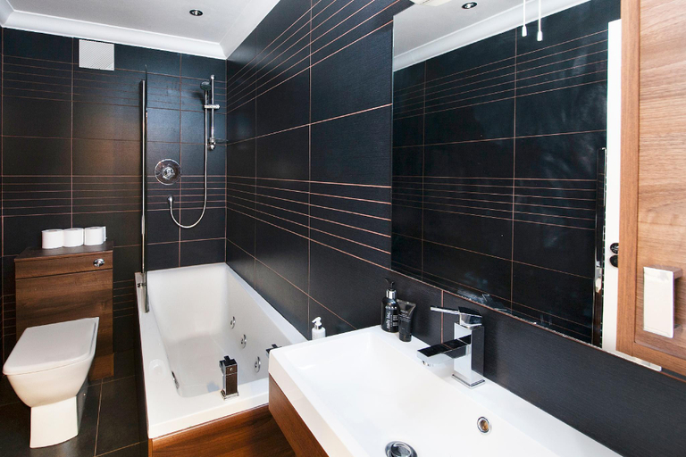 Bathroom, Burnets Apartments, Edinburgh