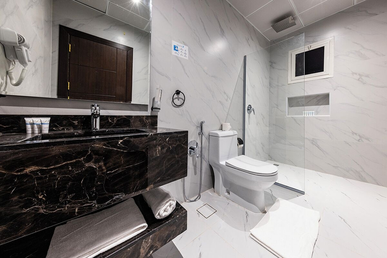 Bathroom 5, Towlan Qurtuba 2 Serviced Apartments, Riyadh