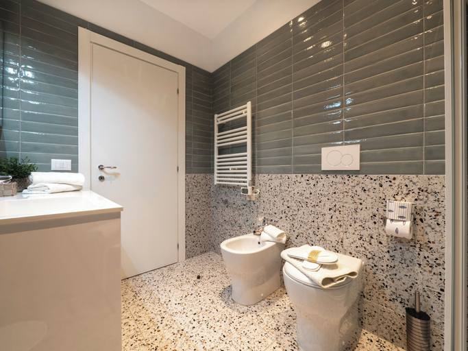 Bathroom 5, Zuara9room RIMNI Bed&Breakfast, Rimini