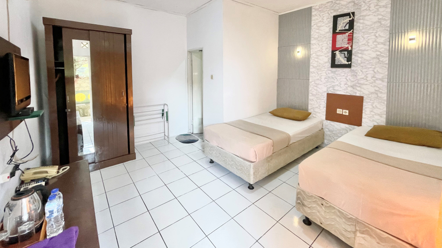 The Kanzi Hotel & Village Room Type - Standard Twin Room