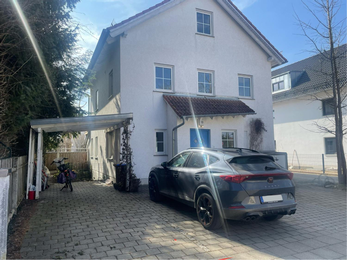Perfekt fur 6! Kuche Netflix BBQ Parkplatze, München
