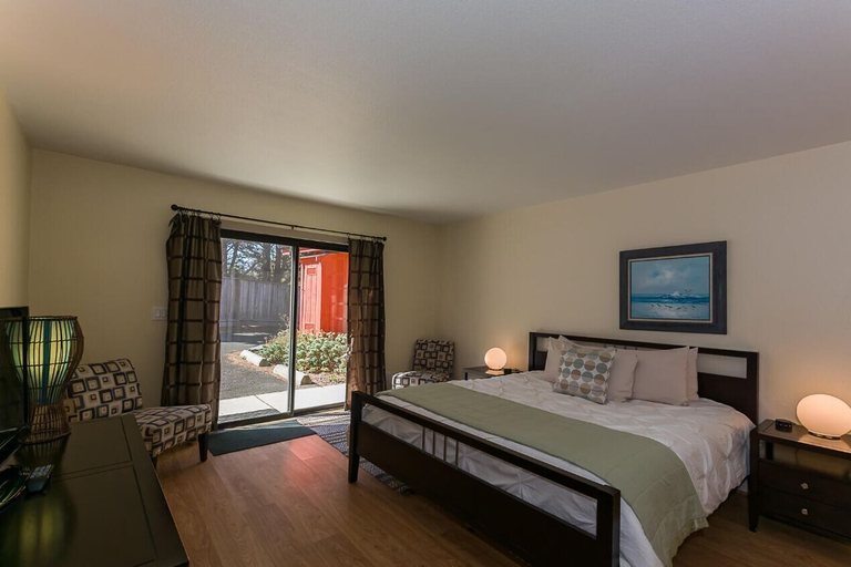 Bedroom 2, Cottages at Little River Cove, Mendocino