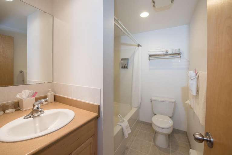Bathroom 4, Ocean Resort, Comox-Strathcona