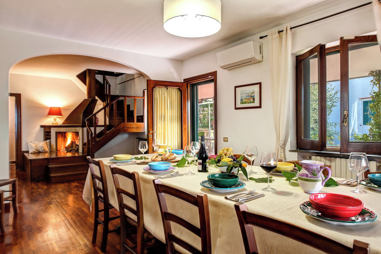Others 5, Villa Sorrentina With Panoramic Terrace, Napoli