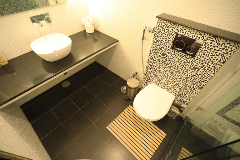 Bathroom 3, Harnawa Haveli - A Boutique Heritage Stay, Jaipur
