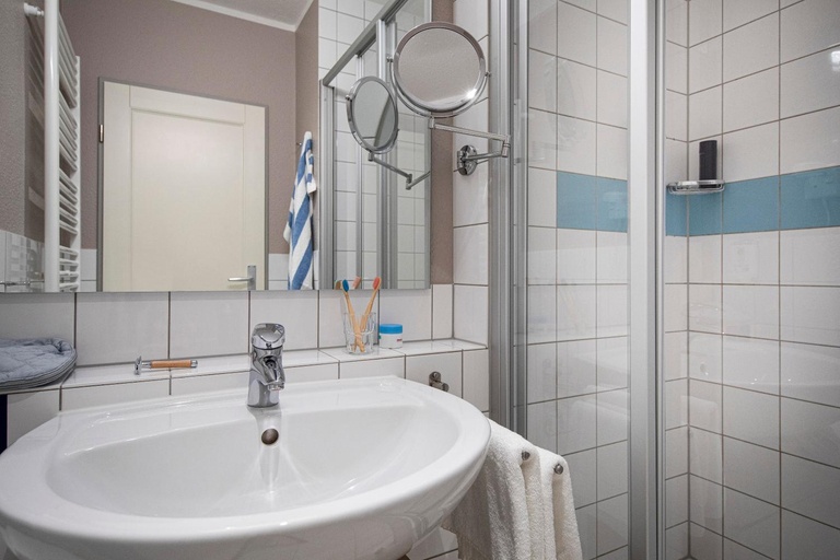 Bathroom 4, Ferienanlage TUI BLUE Sylt, Nordfriesland