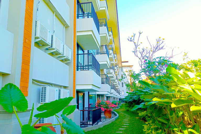 Exterior 12