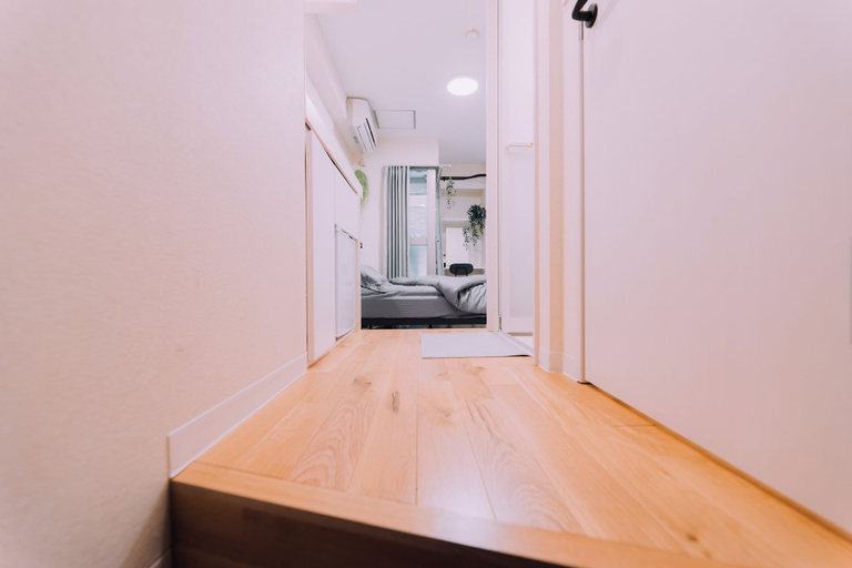 Others 4, Minimalist Loft 401, Osaka