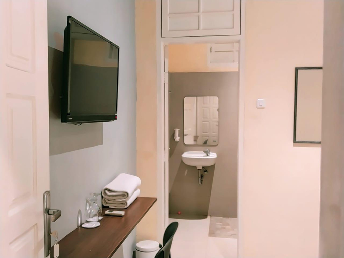Bathroom 9