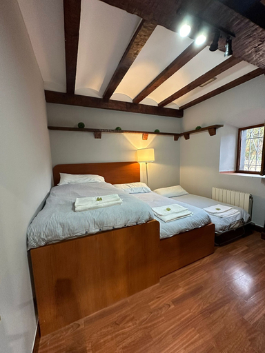 Bedroom 4, PARATENE OSTATU, Vizcaya