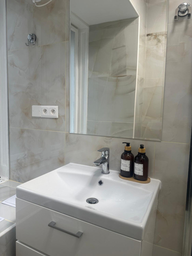 Bathroom 3, DATRI Petite Suite 1 - 3, Wien