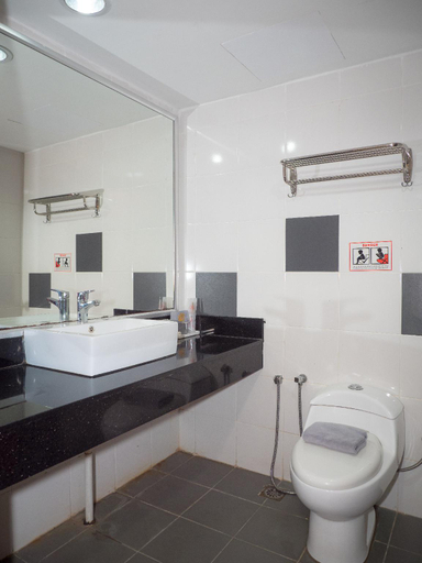 Bathroom 4