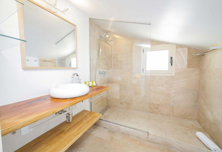 Others 5, Villa Bonaire Roure, Baleares