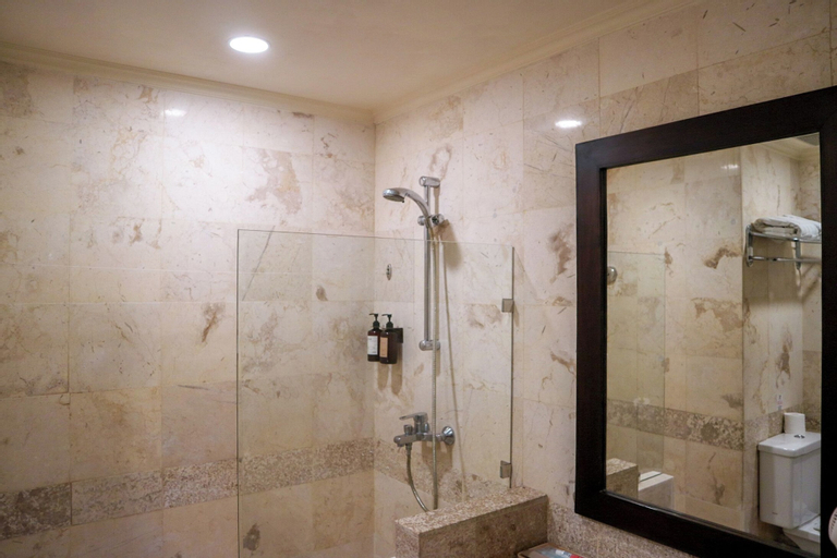 Bathroom 6
