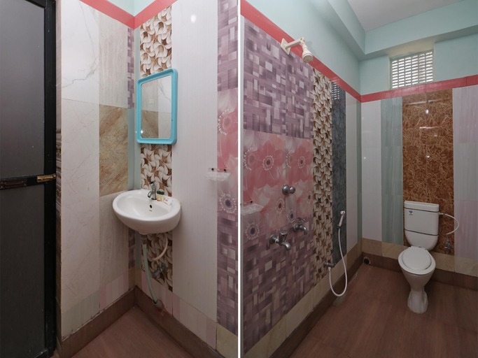 Bathroom 3, Hotel O Prantika Banquet, Purba Medinipur