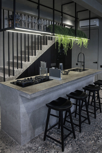 Food & Drinks 5, Predmet Padonan, Badung