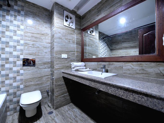 Bathroom 2, Hotel Kapalin Resort , Kullu