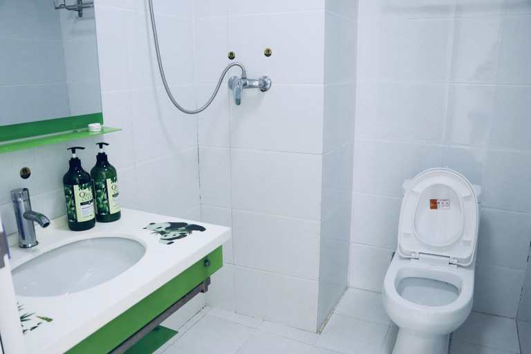 Bathroom 4, Tongfu inn, Zhangjiajie