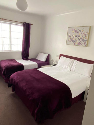 Others 5, Green Acre Motel, Bridgend