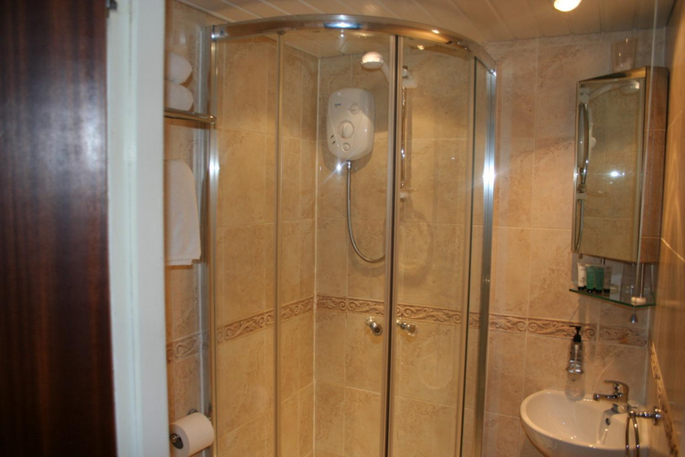 Bathroom 5, Royal Hotel, South Ayrshire