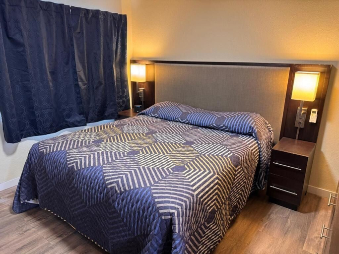 Bedroom 5, The Lodge Tulelake, Siskiyou
