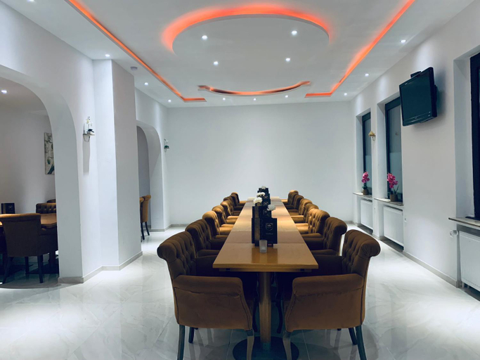 Others 5, Hotel Royal, Lippe