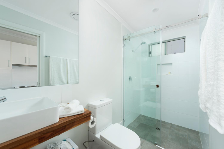 Bathroom, 125 Milton, Shoalhaven - Pt B