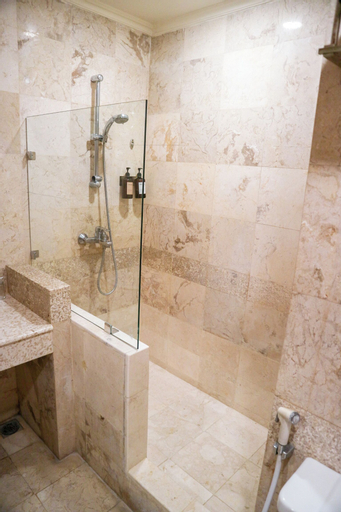 Bathroom 8