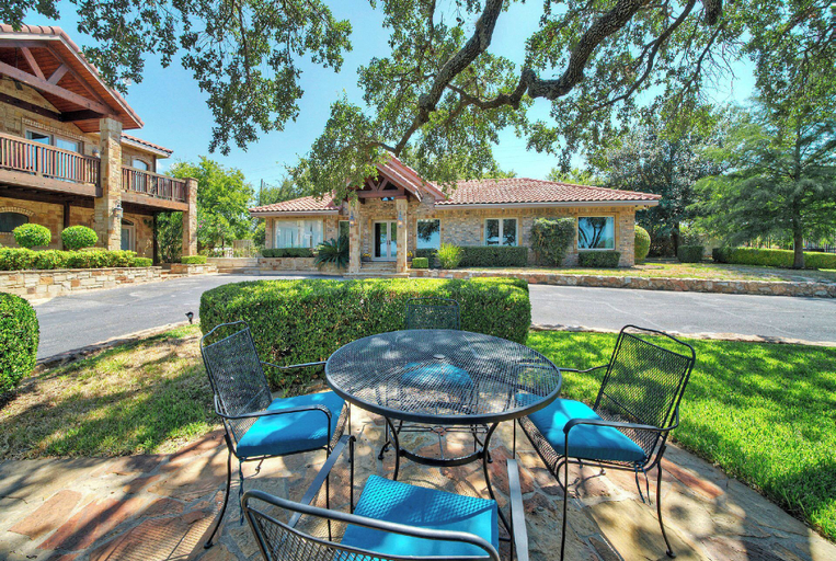 Others 5, Upstay -10 Waterfront Mansion with Jetty, Llano