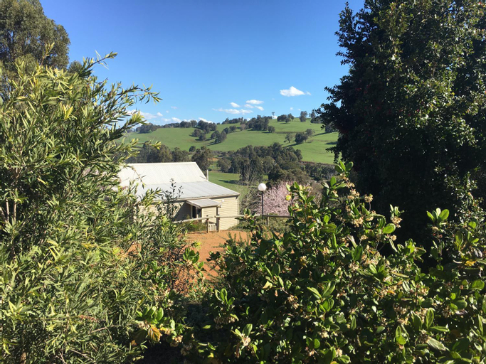 Balingup Highview Chalets.. Country Farmstay, Donnybrook-Balingup