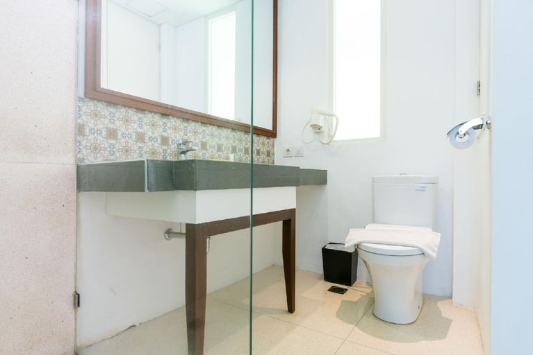 Bathroom 20