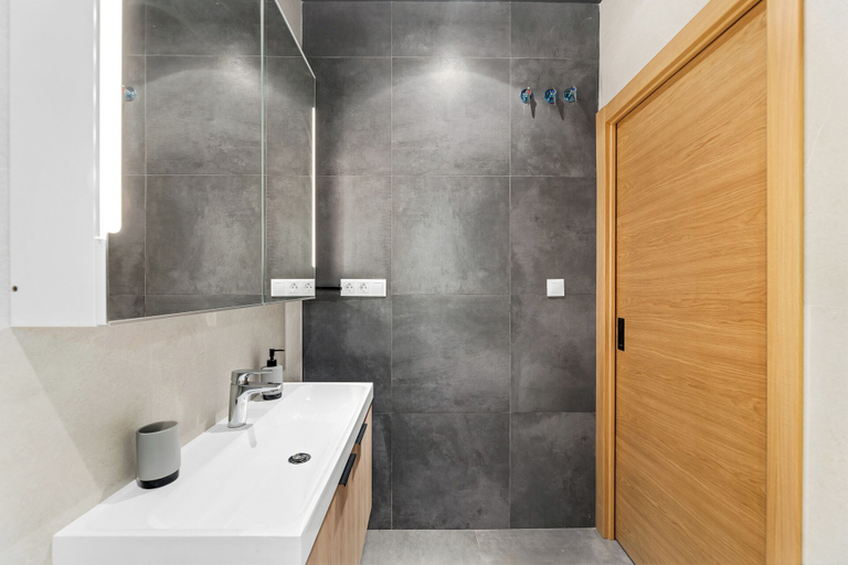 Bathroom 3, El Coloso Loft Eco Apartments, Málaga