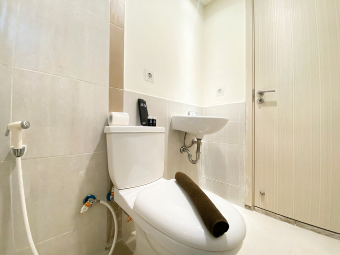 Bedroom 3, Comfortable and Tidy 2BR at Meikarta Apartment By Travelio, Cikarang