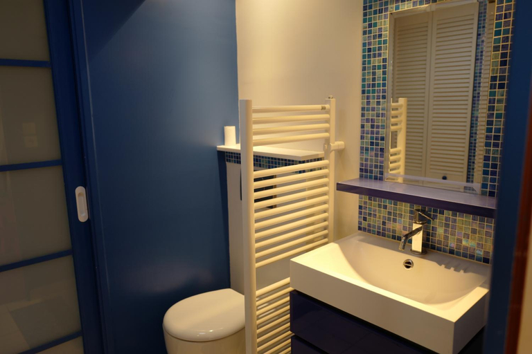 Bedroom 2, Le 22, Calvados