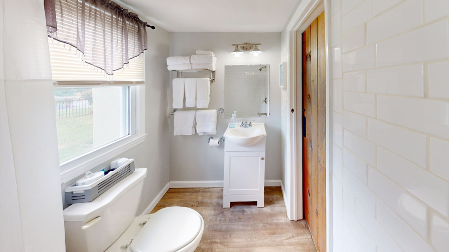 Bathroom 3, Coastal Estate, Cape May