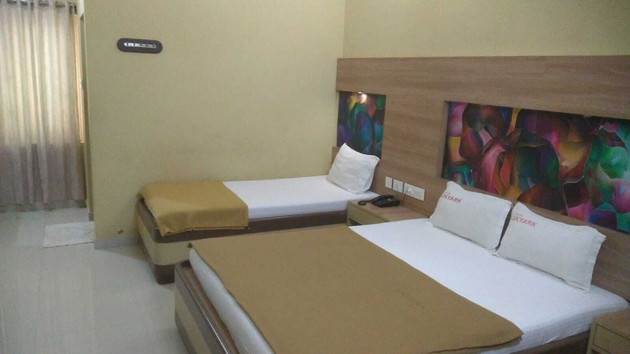 Bedroom 5, Hotel skyark, Kanniyakumari