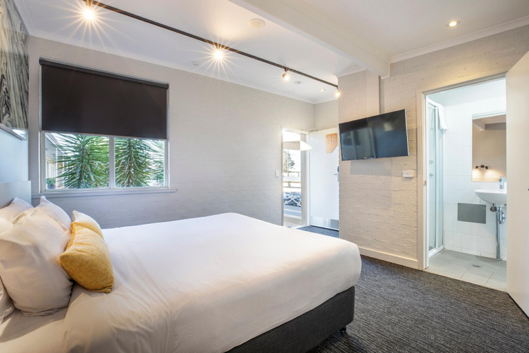 Bedroom 25