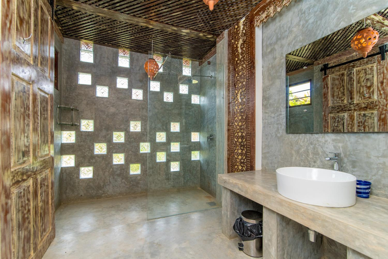 Bathroom 5, D Canal House, Weligama